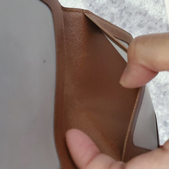 Authentic Louis Vuitton ID/Cardholder Preloved Monogram - Picture 10 of 15